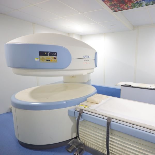 جهاز IRM في CMF Santé قسنطينة